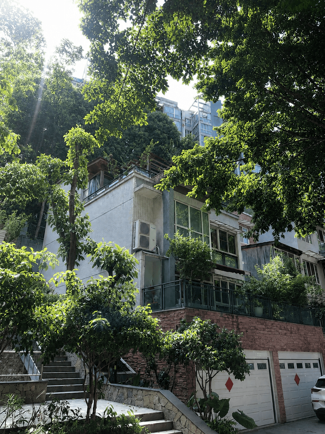 宿迁岛居岁月从容升级：小小岛老别墅加装蒂升悦行款电梯